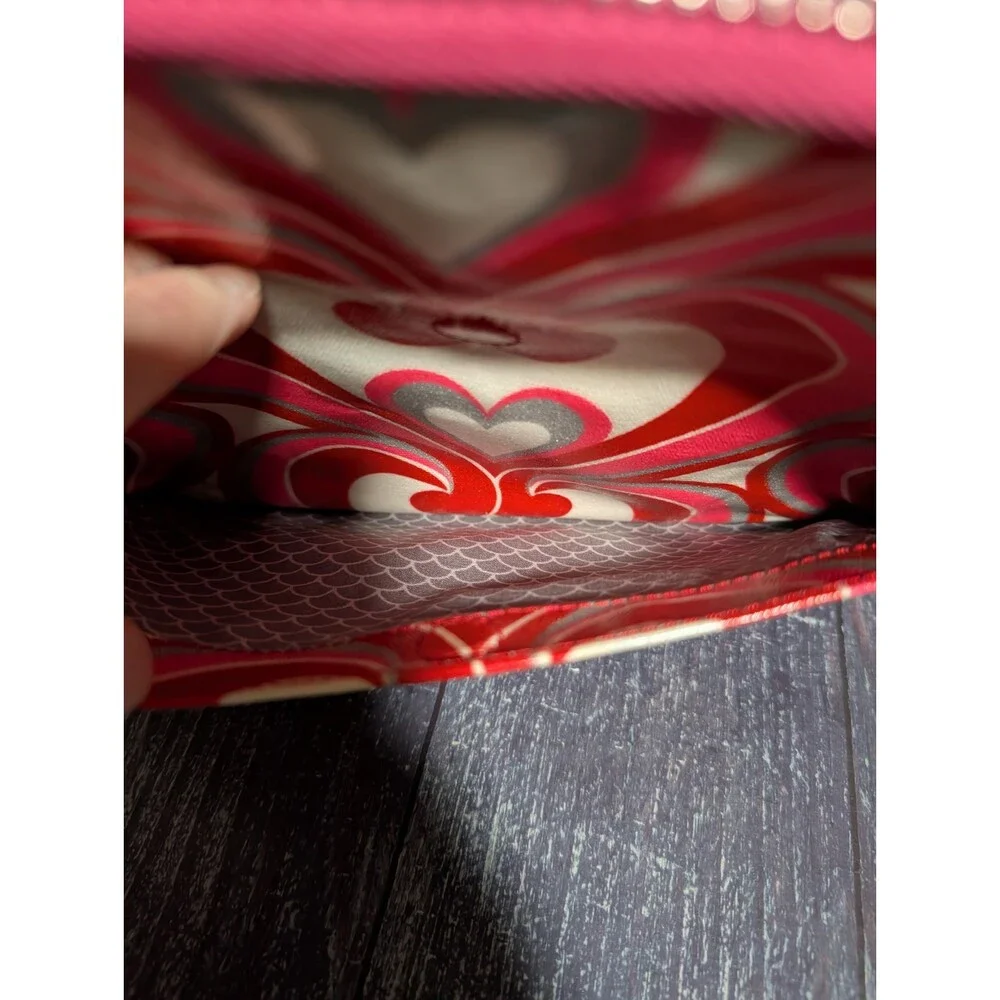Brighton Padded Zip Top iPad Tablet Case Cover Twirly Hearts Pink Red White